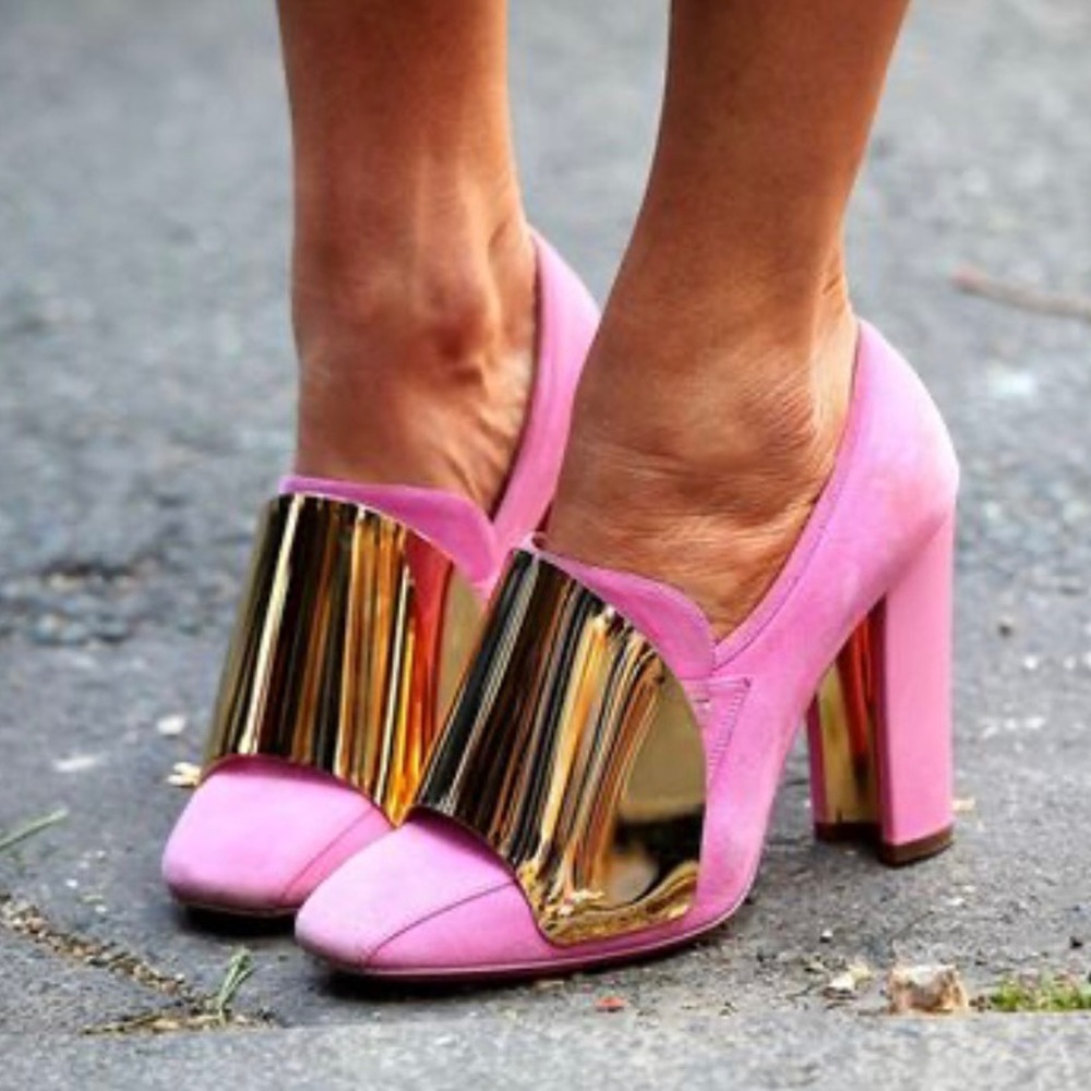 Yves Saint Laurent Shield-Carrying Loafer Pumps, 37, pink suede